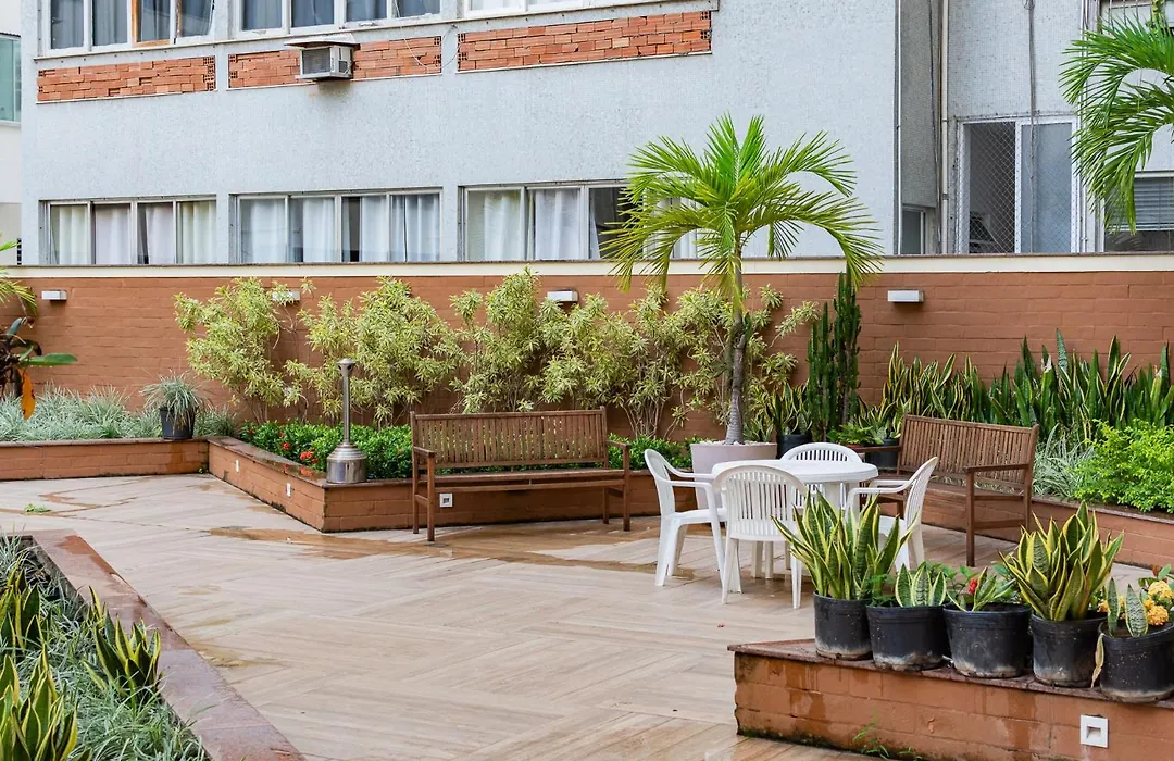 Flat Posto 6 com Piscina - Copacabana-1